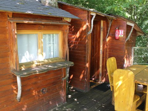 HÉBERGEMENT INSOLITE 2 personnes - Cabane dans les arbres (avec toilettes sèches, sans douche)