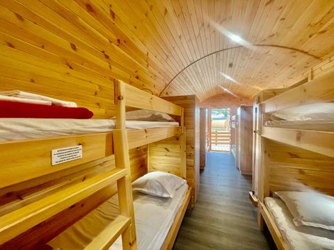 HÉBERGEMENT INSOLITE 8 personnes - Krapahutte 