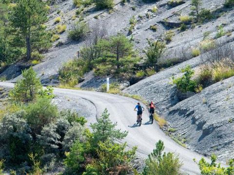 Camping Les Eaux Chaudes - Camping Alpes-de-Haute-Provence - Image N°26