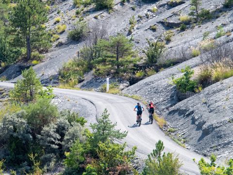 Camping Les Eaux Chaudes - Camping Alpes-de-Haute-Provence - Image N°24