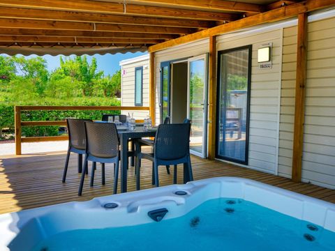 MOBILHOME 4 personnes - Prestige Climatisé avec SPA, 2 Ch, 2 salles d'eau, 2 WC (année 2025)