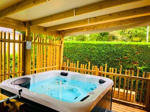 MOBILHOME 4 personnes - Prestige Climatisé avec SPA, 2 Ch, 2 salles d'eau, 2 WC (année 2025)