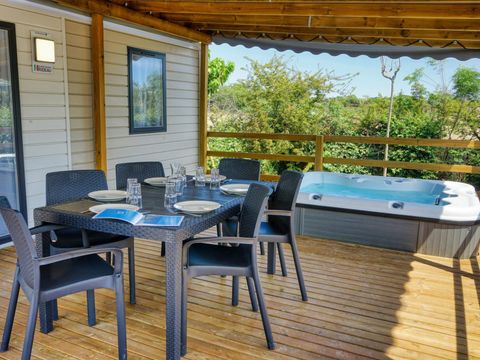 MOBILHOME 6 personnes - Prestige climatisé avec SPA, 3 Ch, 2 Salles d'eau, 2 WC (année 2025)