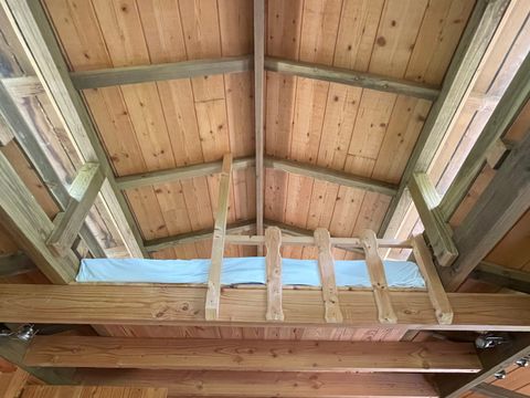 Insolite 6 personnes - Cabane perchée familiale avec jacuzzi dans les bois 1/6 pers