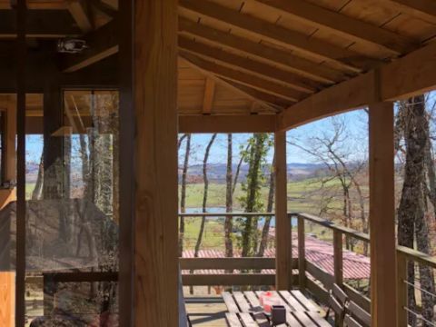 Insolite 6 personnes - Cabane perchée familiale avec jacuzzi dans les bois 1/6 pers