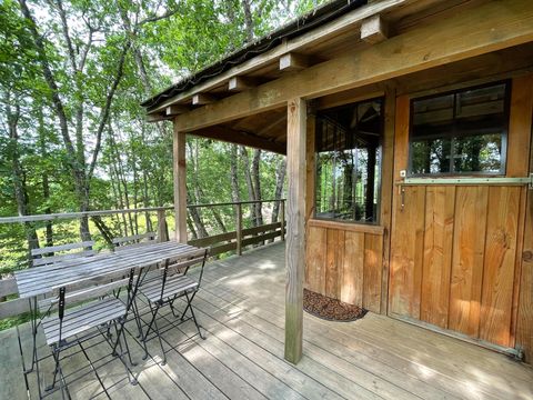 Insolite 6 personnes - Cabane perchée familiale avec jacuzzi dans les bois 1/6 pers