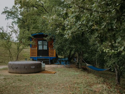 HÉBERGEMENT INSOLITE 4 personnes - Jacuzzi