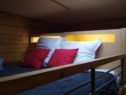 HÉBERGEMENT INSOLITE 2 personnes - Carré d'étoiles pour 1 couple avec petit-déjeuner