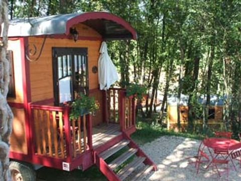 HÉBERGEMENT INSOLITE 5 personnes - Roulotte Gîte 4/5 pers