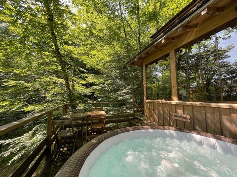 Insolite 6 personnes - Cabane et jacuzzi privatif 1/6 pers