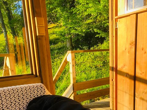 Insolite 6 personnes - Cabane et jacuzzi privatif 1/6 pers