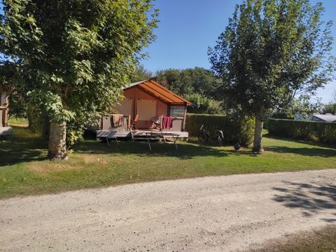 TENTE TOILE ET BOIS 4 personnes - VICTORIA (sans sanitaires)