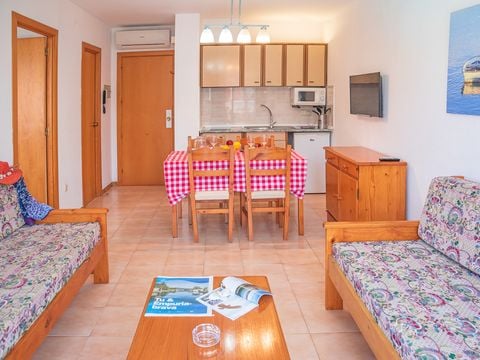 APPARTEMENT 4 personnes - A1 - 2/4