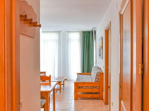 APPARTEMENT 4 personnes - A1 - 2/4