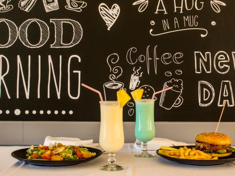 Apartaments Comte d'Empuries - Camping Girona