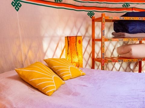 HÉBERGEMENT INSOLITE 6 personnes - sans sanitaires