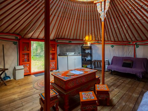 HÉBERGEMENT INSOLITE 6 personnes - sans sanitaires