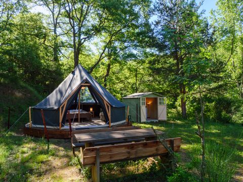 HÉBERGEMENT INSOLITE 2 personnes - Tente Inuit forêt