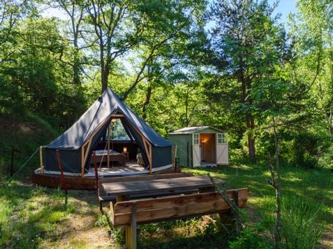 HÉBERGEMENT INSOLITE 6 personnes - Tente Inuit forêt