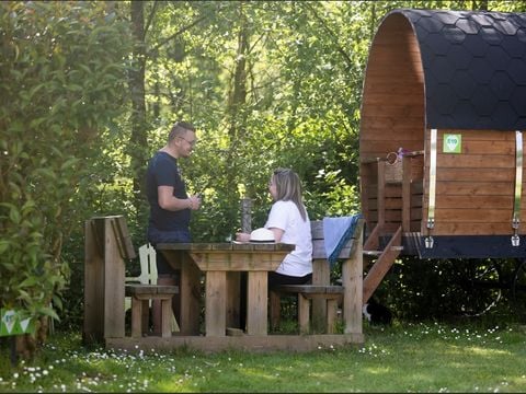 HÉBERGEMENT INSOLITE 2 personnes - Tonneau ou Roulotte - INSOLITE NATURE - 1 Chambre - sans sanitaires, sans TV