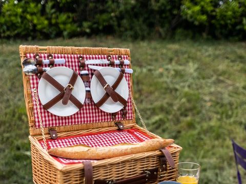 HÉBERGEMENT INSOLITE 2 personnes - La Petite Cadole