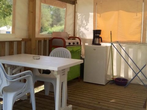 MOBILHOME 2 personnes - Valentin - cuisine sur terrasse