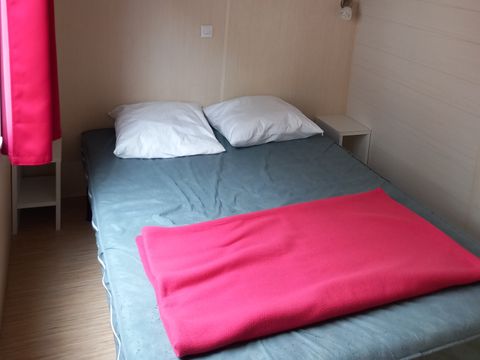 MOBILHOME 4 personnes - BLEUET, VIOLETTE, CAPUCINE - 2 chambres  avec terrasse couverte - 28m²