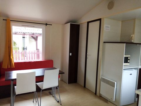 MOBILHOME 4 personnes - BLEUET, VIOLETTE, CAPUCINE - 2 chambres  avec terrasse couverte - 28m²