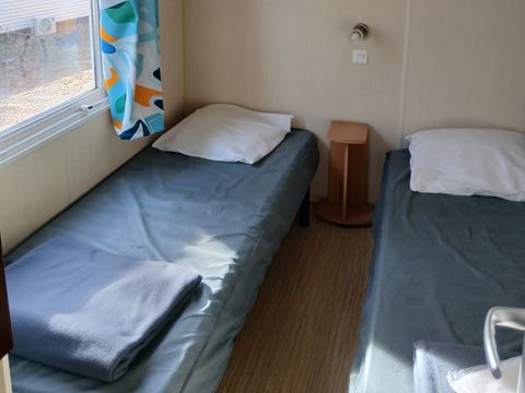 MOBILHOME 4 personnes - TOUT CONFORT - 2 chambres avec climatisation et TV - 28 m²