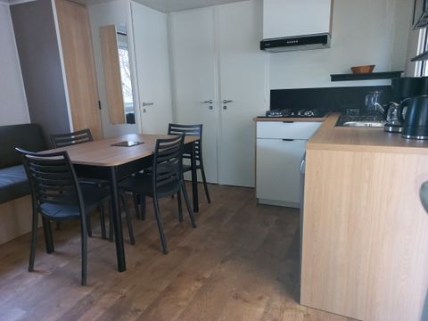 MOBILHOME 6 personnes - NEUF - 3 chambres avec climatisation, TV, lave-vaisselle - 34m²