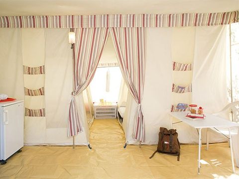 BUNGALOW 5 personnes - Bungalow toilé | 2 Ch. | 4/5 Pers. | Sans SDB BUNGALOW 5 personnes - Bungalow toilé | 2 Ch. | 4/5 Pers. | Sans SDB