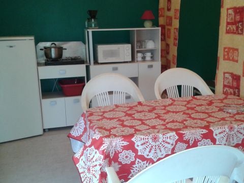 Bungalow toilé 4 personnes - B 14 - 2 chambres - Sans sanitaires