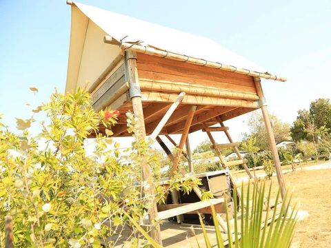 Tente en toile et en bois 2 personnes - Bivouac sous les étoiles