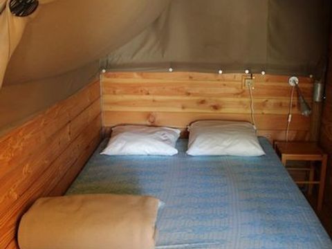 Tente en toile et en bois 5 personnes - ECOLODGE STANDARD sans sanitaires 20 m²