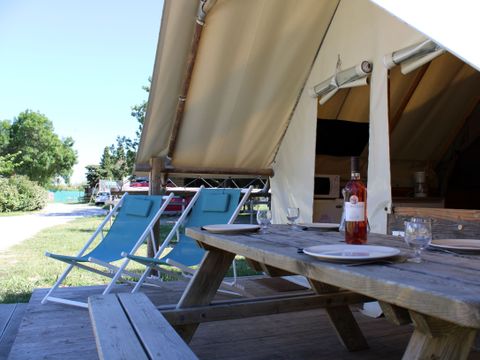 Tente en toile et en bois 5 personnes - ECOLODGE STANDARD sans sanitaires 20 m²
