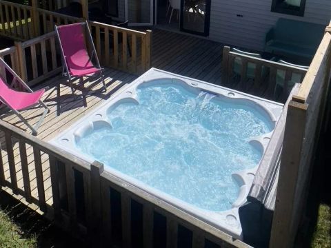MOBILHOME 4 personnes - Côté Jardin 3 Pièces 4 Personnes + Jacuzzi + TV