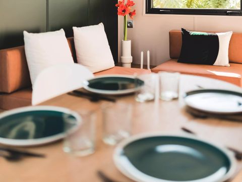 MOBILHOME 6 personnes - Côté Jardin 4 Pièces 6 Personnes + Jacuzzi + TV