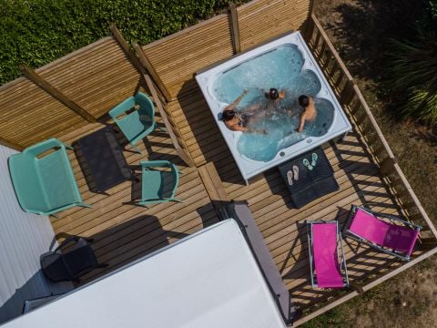 MOBILHOME 6 personnes - Côté Jardin 4 Pièces 6 Personnes + Jacuzzi + TV