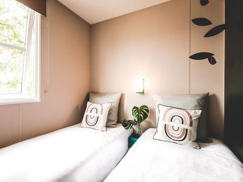 MOBILHOME 6 personnes - Côté Jardin Jacuzzi privé - 3 chambres