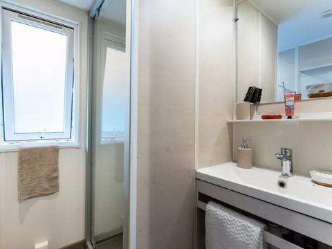 MOBILHOME 8 personnes - Cottage 5 Pièces 8 Personnes Climatisé + TV ***