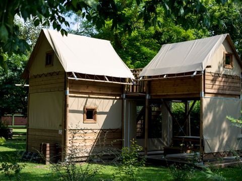 TENTE TOILE ET BOIS 6 personnes - Tente LE NID 46 m² - 3 chambres - Sanitaires + Cuisine