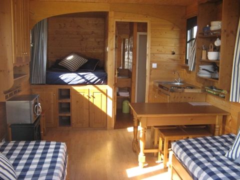 Insolite 4 personnes - ROULOTTE GITE (avec cuisine) - 18 m²