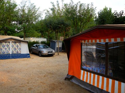 Emplacement - EMPLACEMENT STANDARD avec électricité, eau et évacuation des eaux usées