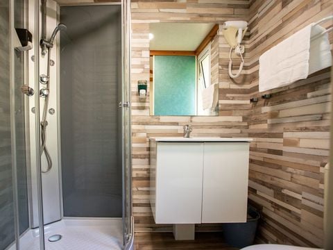 BUNGALOW 5 personnes - BUNGALOW MOREA