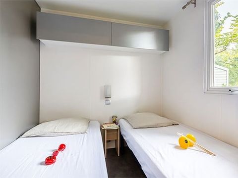 MOBILHOME 4 personnes - Premium | 2 Ch. | 4 Pers. | Terrasse surélevée | Clim. | TV