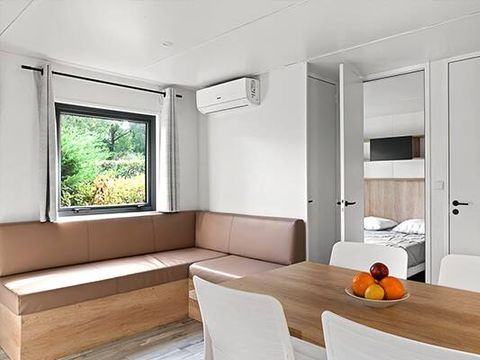 MOBILHOME 4 personnes - Premium | 2 Ch. | 4 Pers. | Terrasse surélevée | Clim. | TV