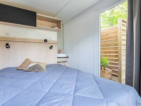 MOBILHOME 4 personnes - Ultimate | 2 Ch. | 4 Pers. | Terrasse surélevée | Douche tropicale | 1 SDB | Clim. | TV