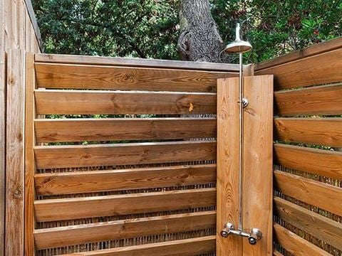 MOBILHOME 4 personnes - Ultimate | 2 Ch. | 4 Pers. | Terrasse surélevée | Douche tropicale | 1 SDB | Clim. | TV