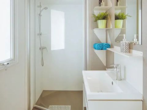 MOBILHOME 6 personnes - Premium | 3 Ch. | 6 Pers. | Terrasse Lounge | 1 SDB | Clim. | TV | By Roan