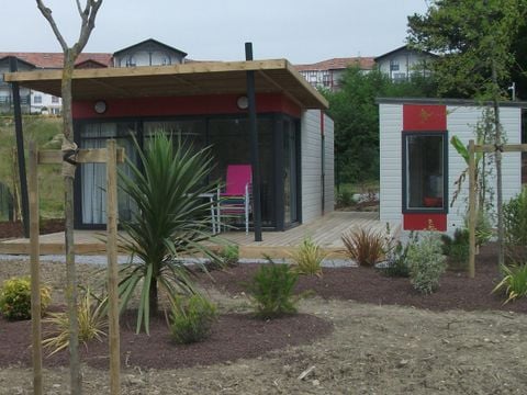 CHALET 6 personnes - ATLANTIS GRIS + 1 suite parentale dans un chalet séparé